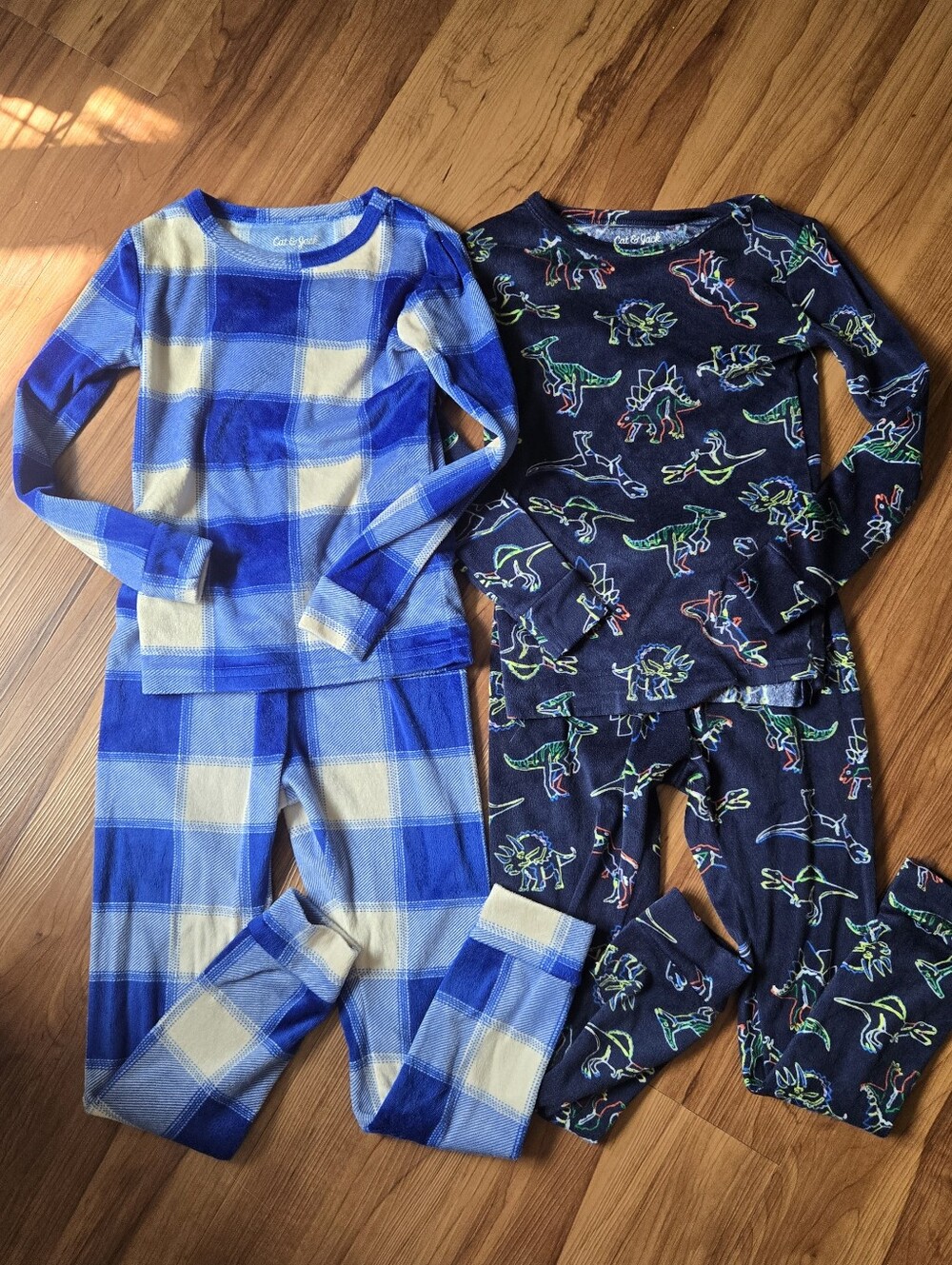 Cat & Jack Fuzzy Pajamas set of 2 Blue Plaid & Multicolor Dinos Print GUC